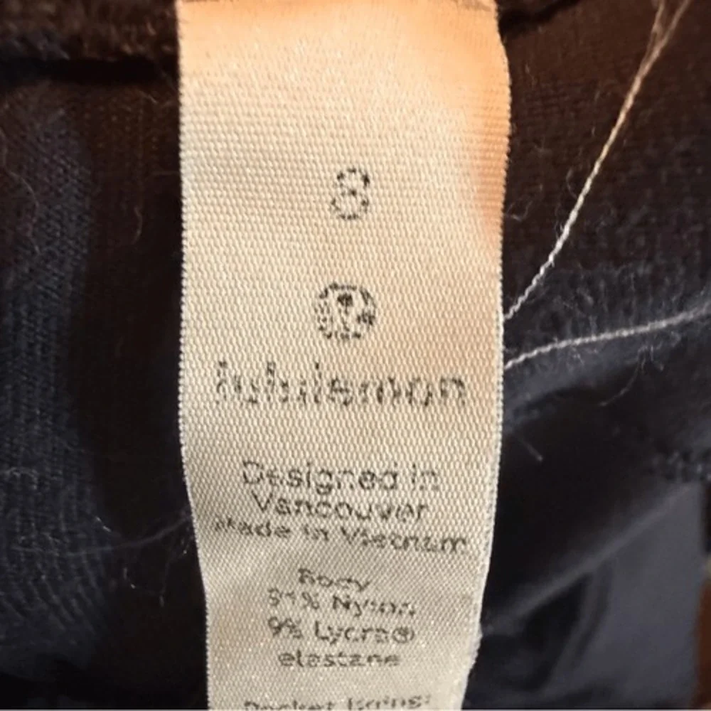 Lululemon On the Fly Jogger Size 8 Womens Black‎ 29